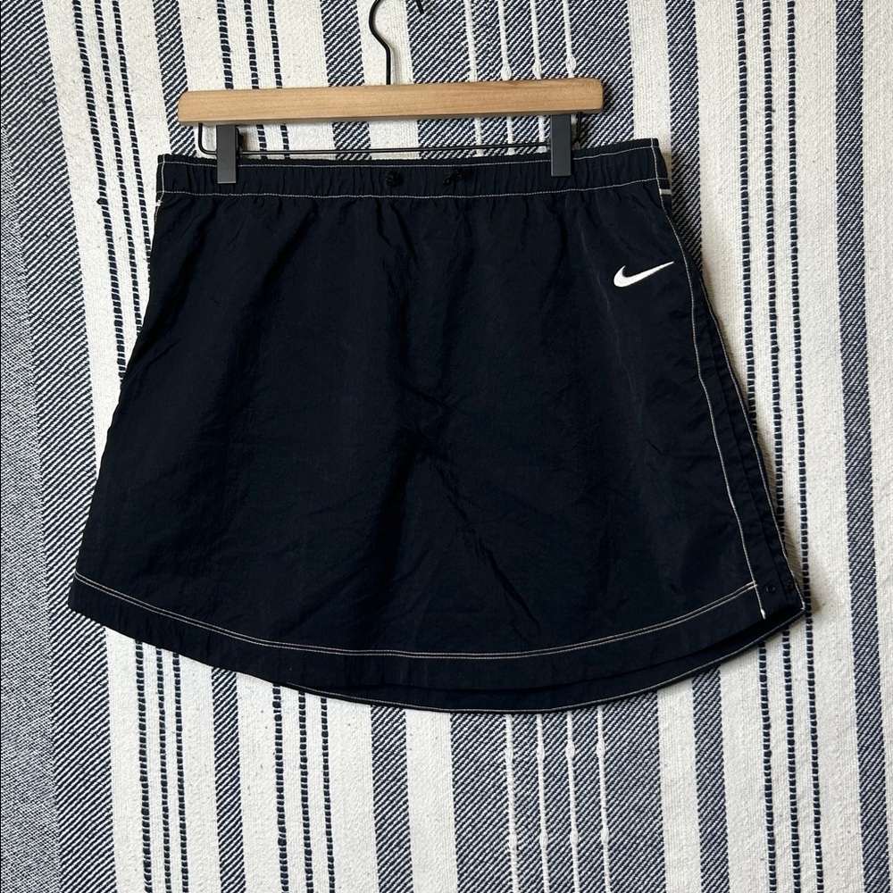Nike Woven High Rise Nylon Skirt - Picture 2 of 4